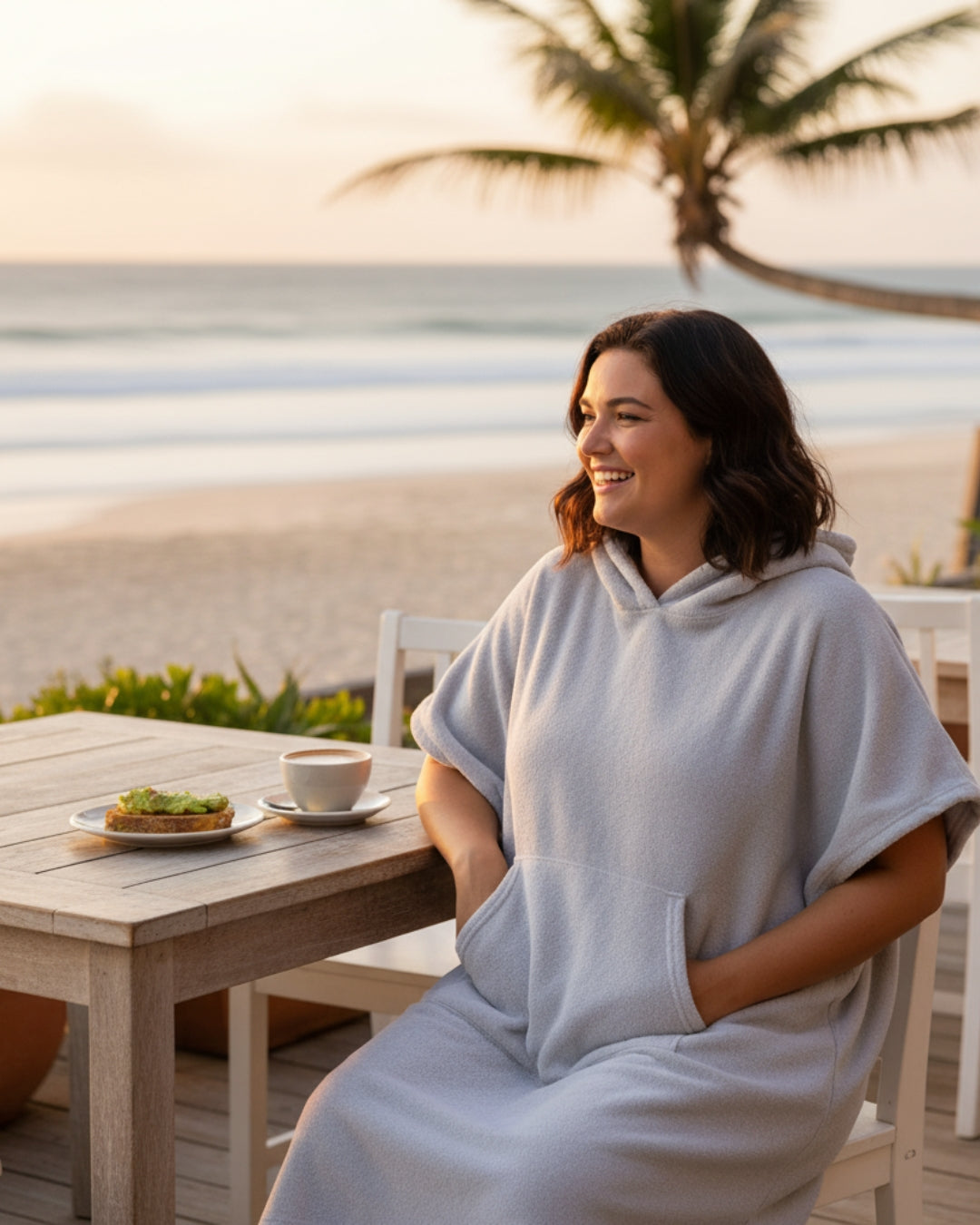 Frida | Sommerponcho til kvinder med hætte | Let og luftig