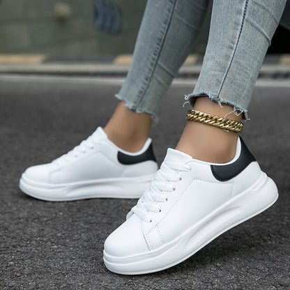 Birgitte | Dame hvide lædersneakers med rent og stilrent design