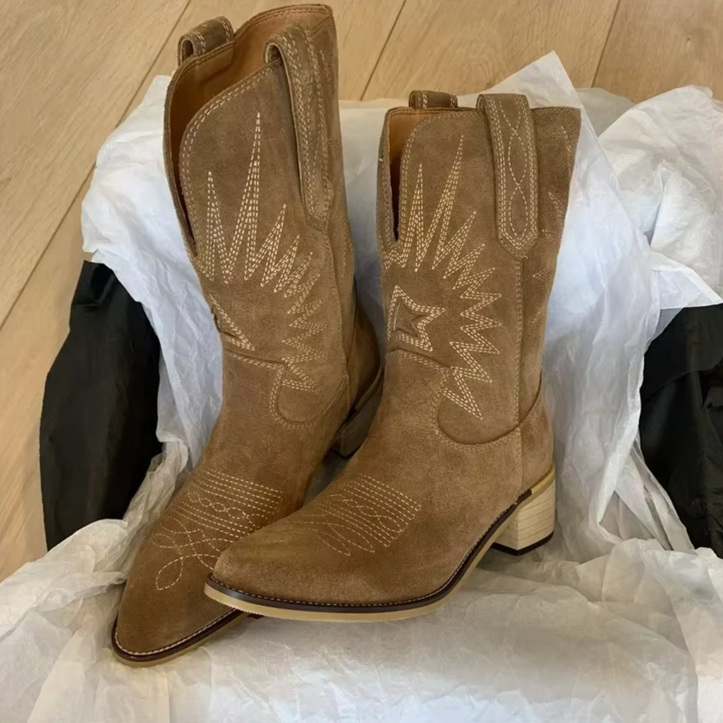 Tamara | Vintage støvler med broderede detaljer