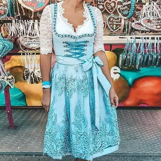 Andrea | Elegant Oktoberfest festkjole med blonde og snøring