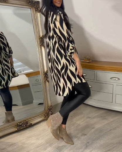 Elva | Kortærmet Bluse til Kvinder med Bølgemønster | Knapper