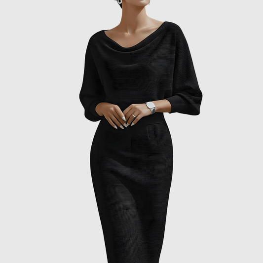 Cecilie | Dame strik midikjole med draperet design og elegant silhuet