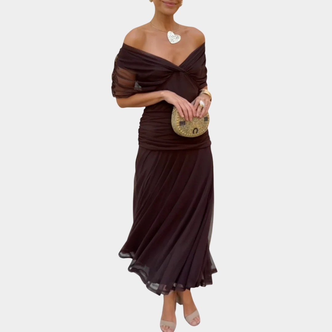 Louise | Dame aftenkjole med off shoulder og elegant draperet fald