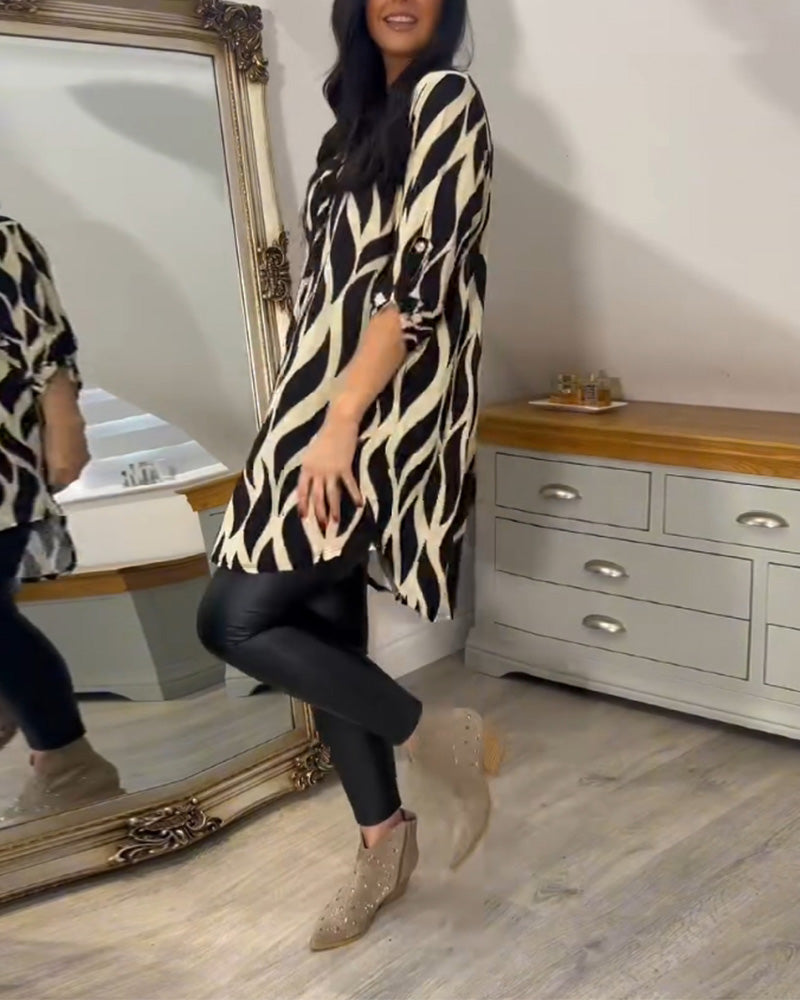 Elva | Kortærmet Bluse til Kvinder med Bølgemønster | Knapper