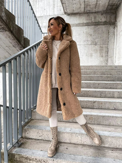 Anne | Lang trenchcoat i blød plys med klassisk design