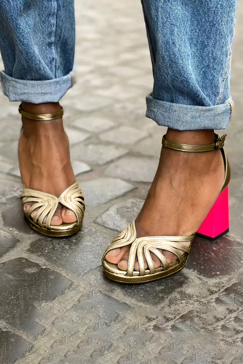 Emma | Dame sandaler med remme og blokhæl i guld