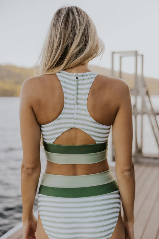 Joline | Stribet bikini sæt med høj talje og sporty look
