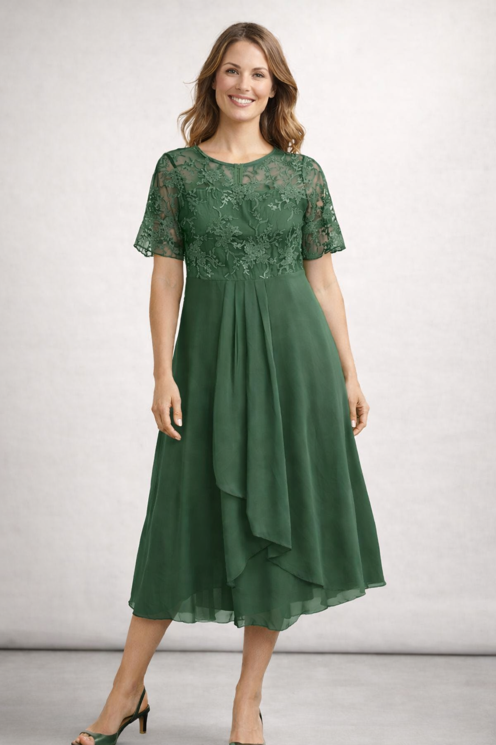 Lisbeth | Dame midikjole med blonder og chiffon kortærmet