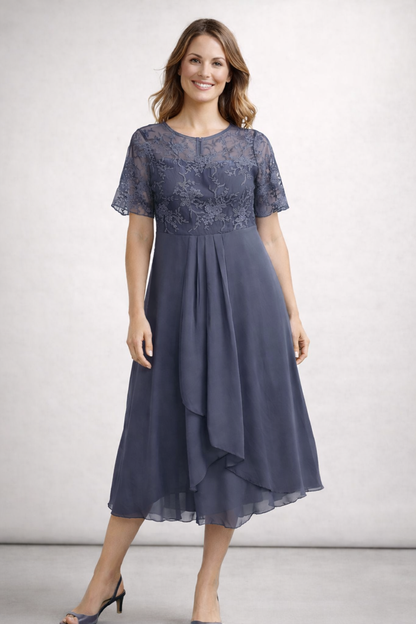 Lisbeth | Dame midikjole med blonder og chiffon kortærmet