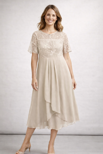 Lisbeth | Dame midikjole med blonder og chiffon kortærmet