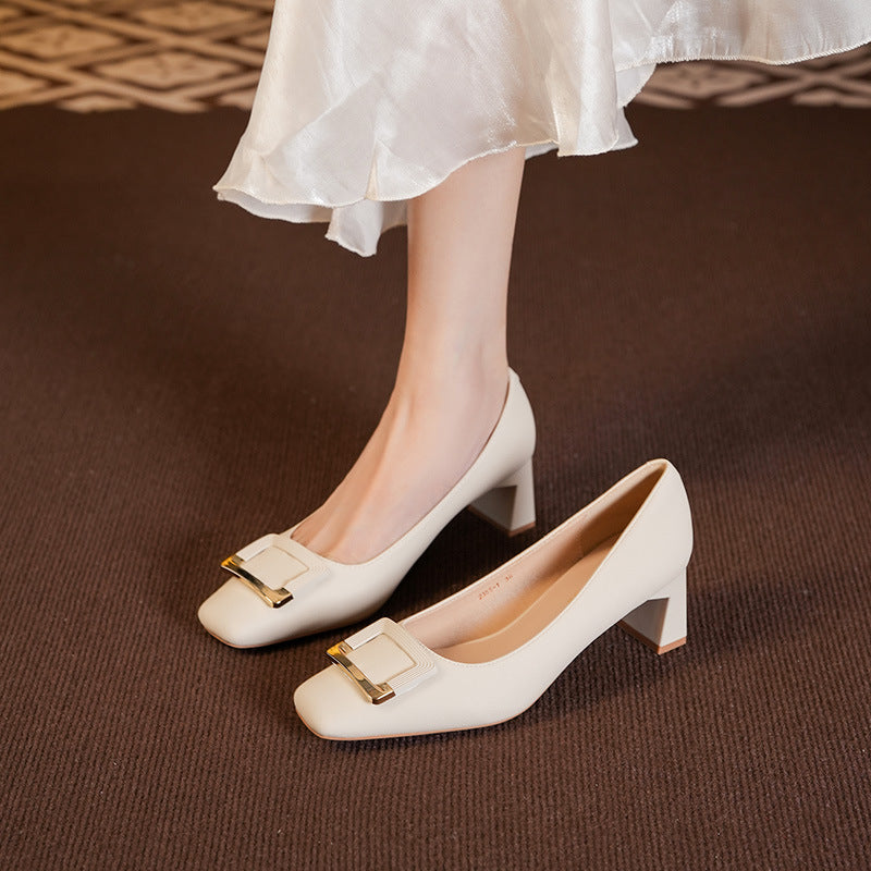 Hannah | Dame pumps med blokhæl og spænde detalje