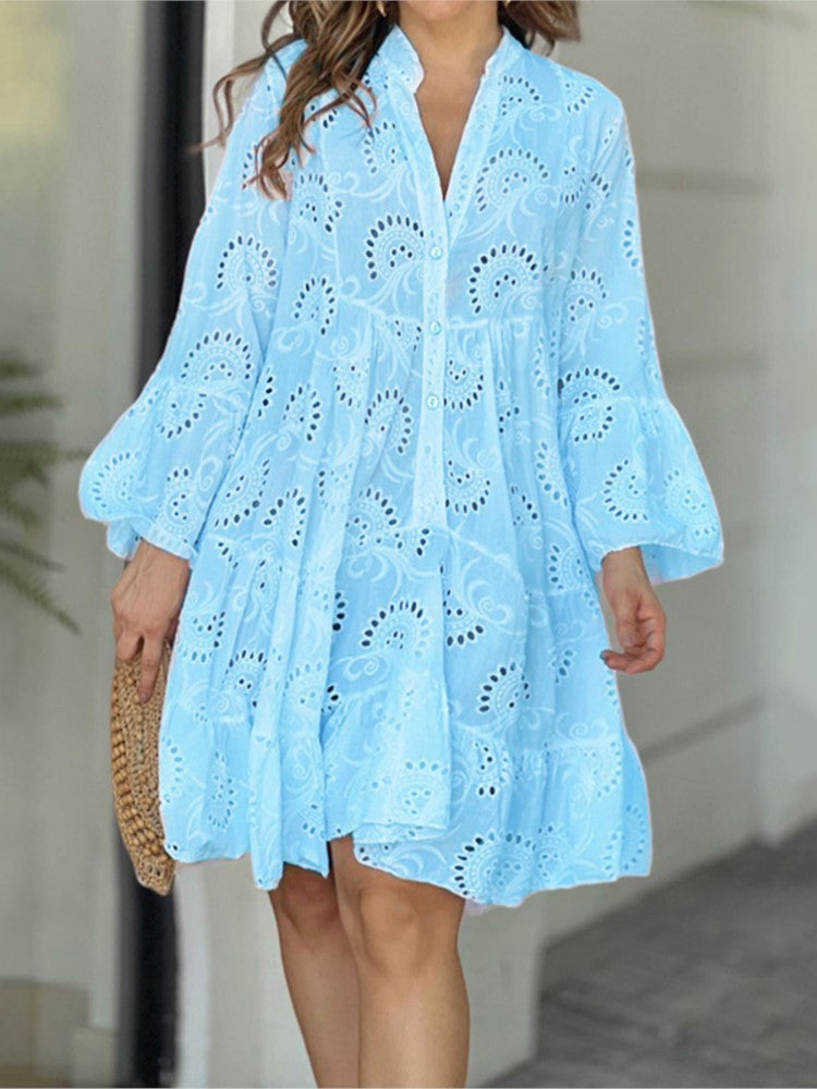 Katrine | Dame minikjole med broderi og flæsedesign