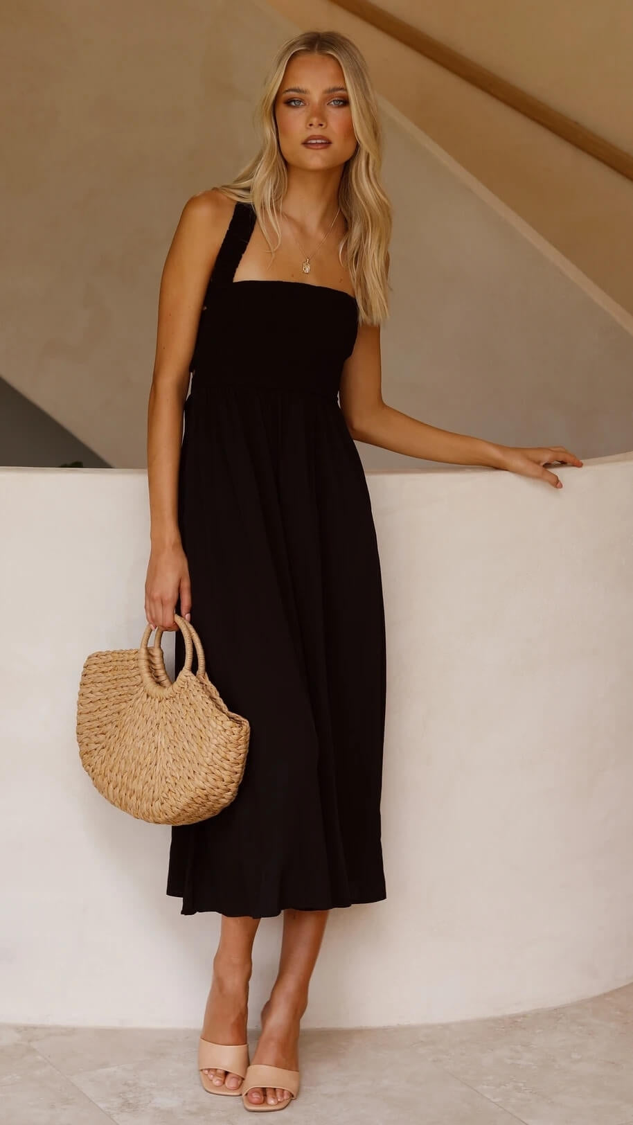 Nicoline | Elegant maxikjole med brede stropper
