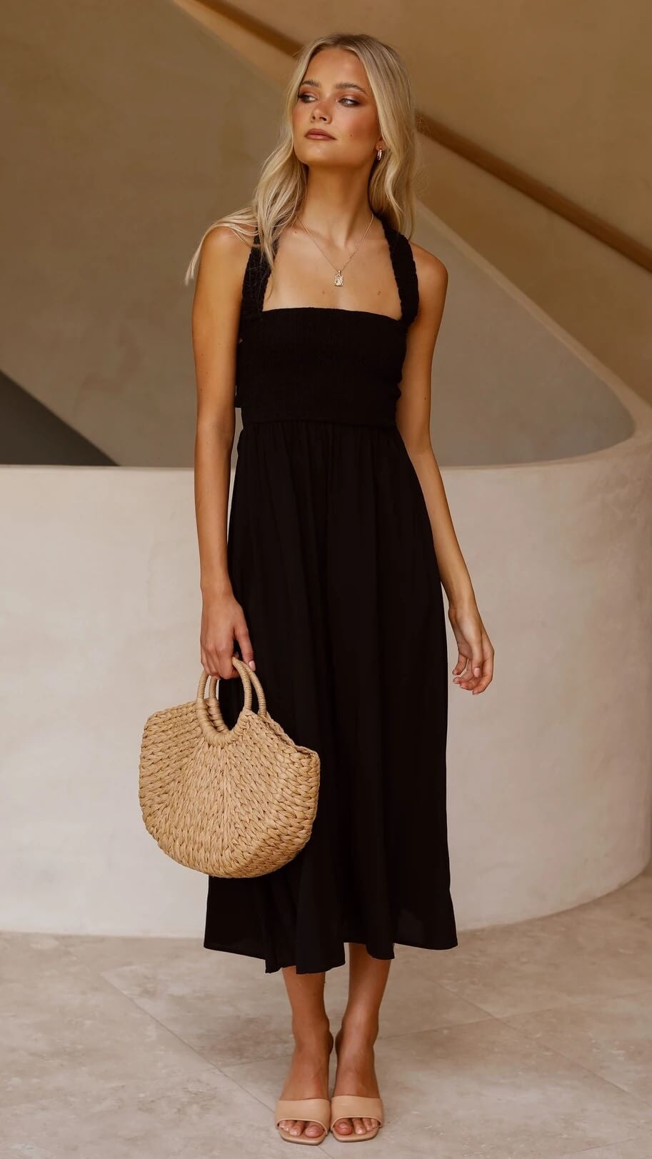 Nicoline | Elegant maxikjole med brede stropper