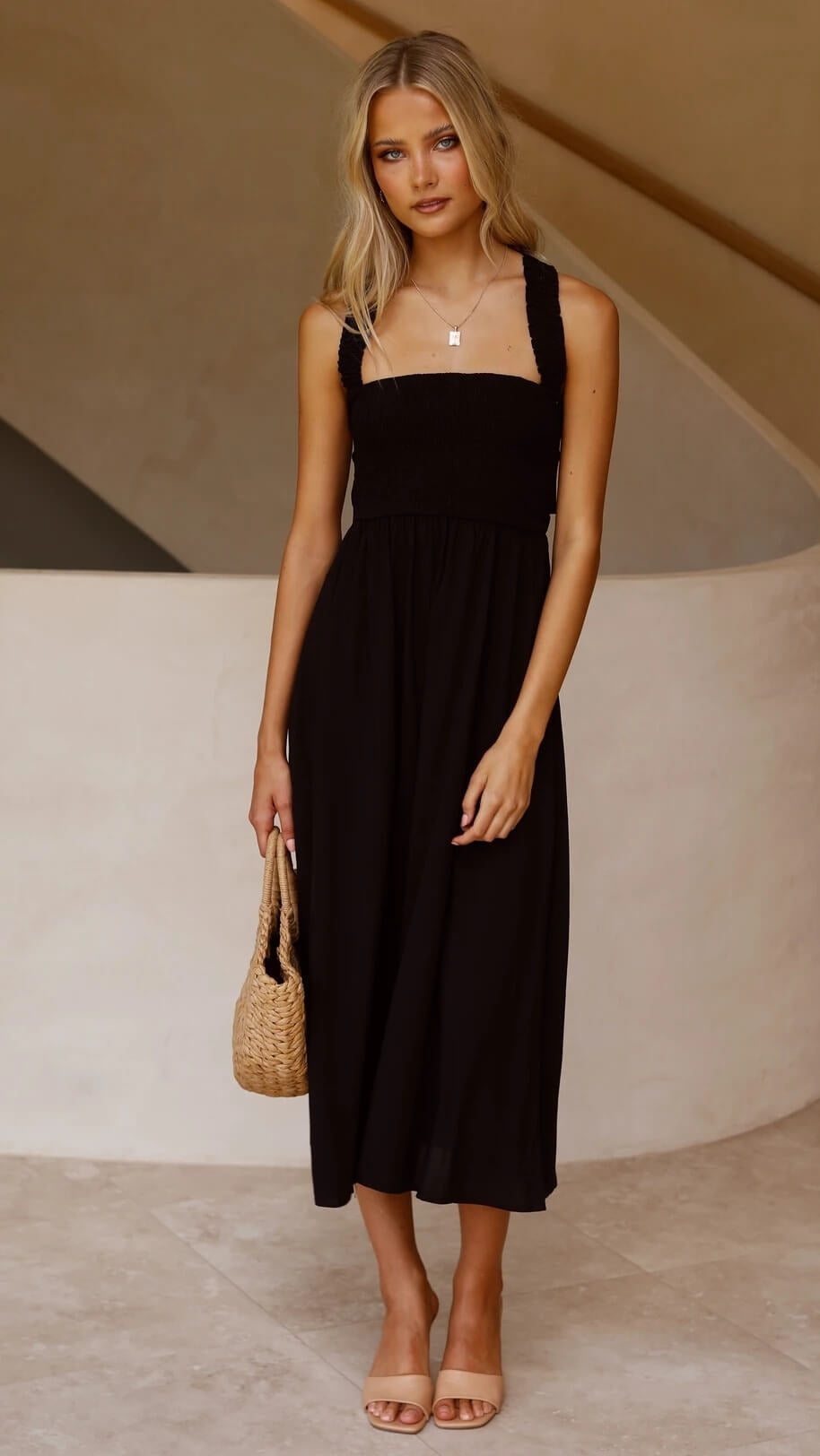Nicoline | Elegant maxikjole med brede stropper