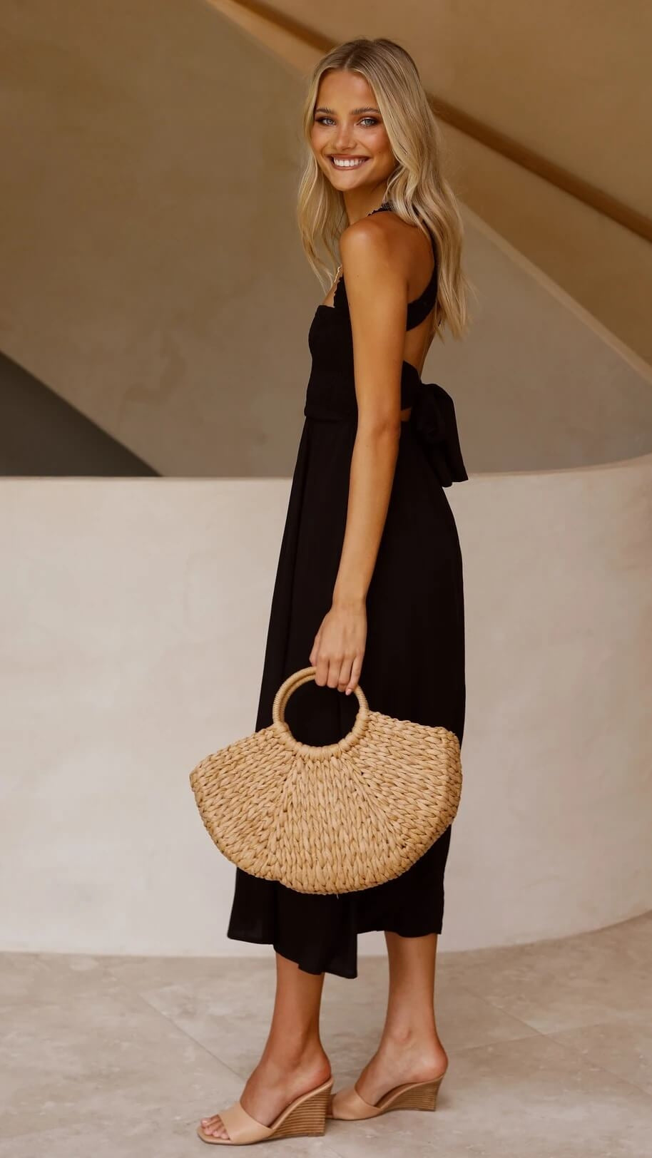 Nicoline | Elegant maxikjole med brede stropper