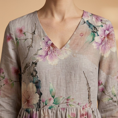 Olivia | Dame sommerkjole med blomsterprint og V hals