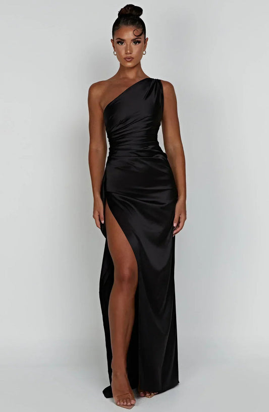 Carina | Asymmetrisk one-shoulder maxikjole | Maxi