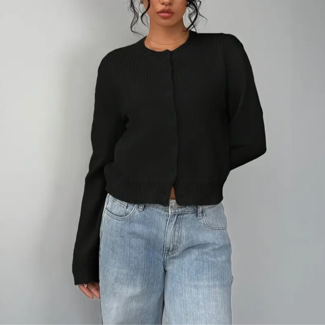 Elvira | Kort strikcardigan med knapper og rund hals