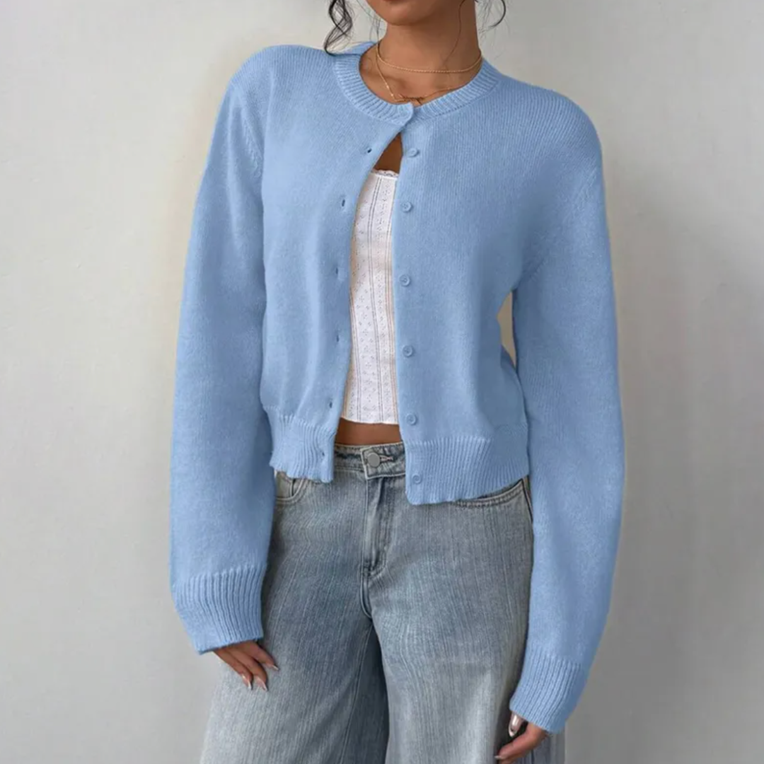 Elvira | Kort strikcardigan med knapper og rund hals