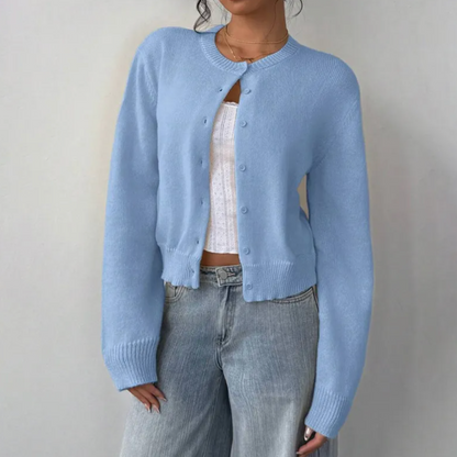 Elvira | Kort strikcardigan med knapper og rund hals