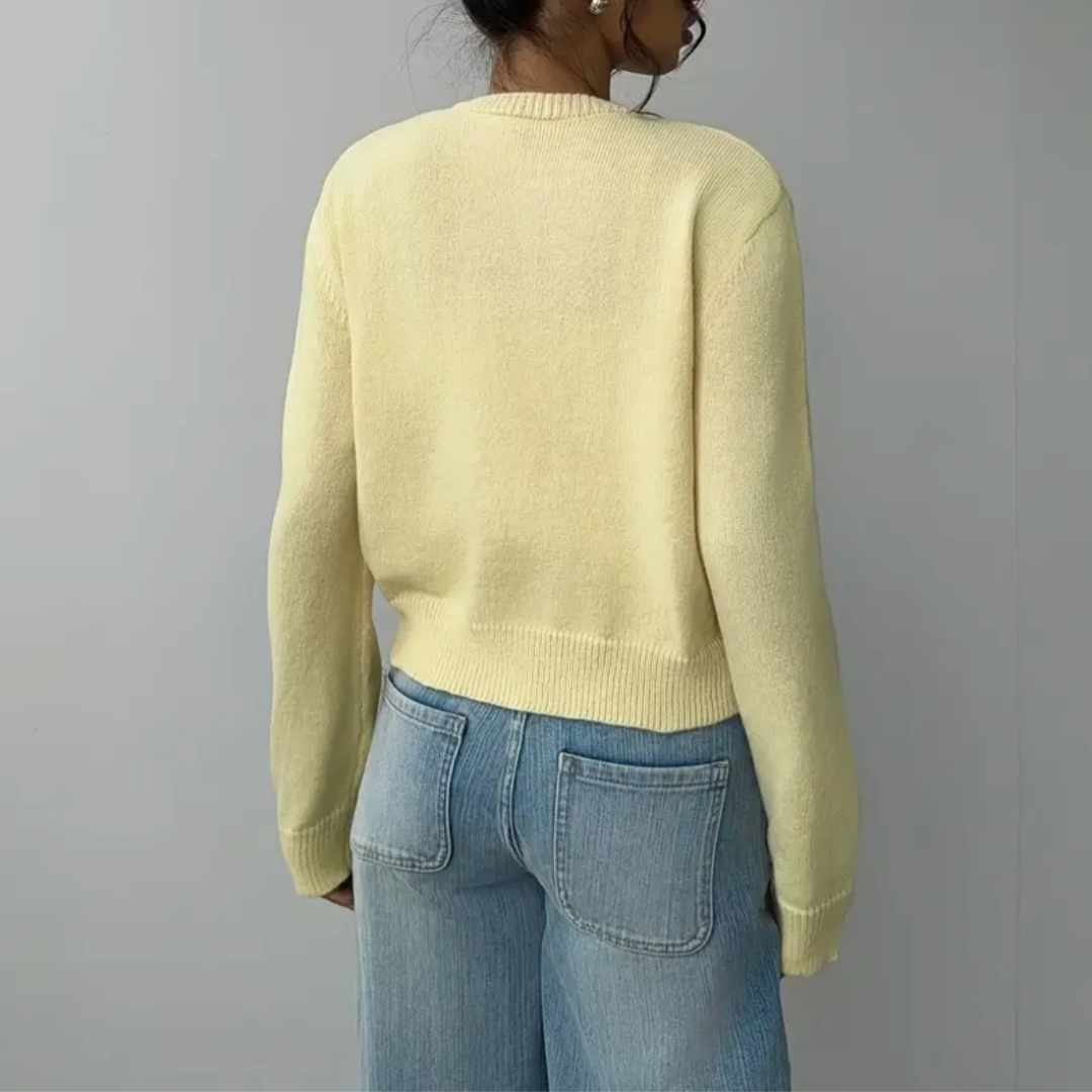 Elvira | Kort strikcardigan med knapper og rund hals