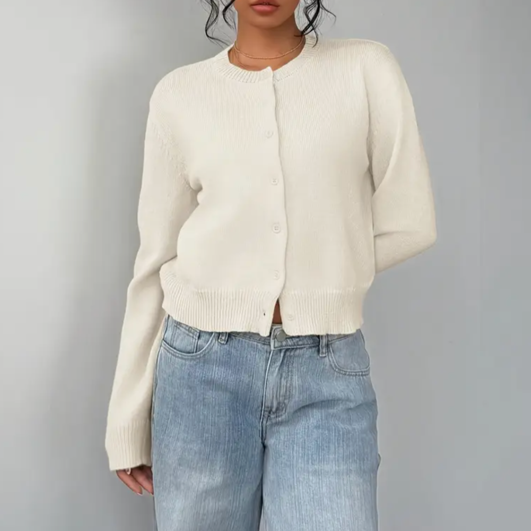 Elvira | Kort strikcardigan med knapper og rund hals