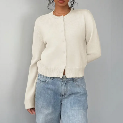 Elvira | Kort strikcardigan med knapper og rund hals