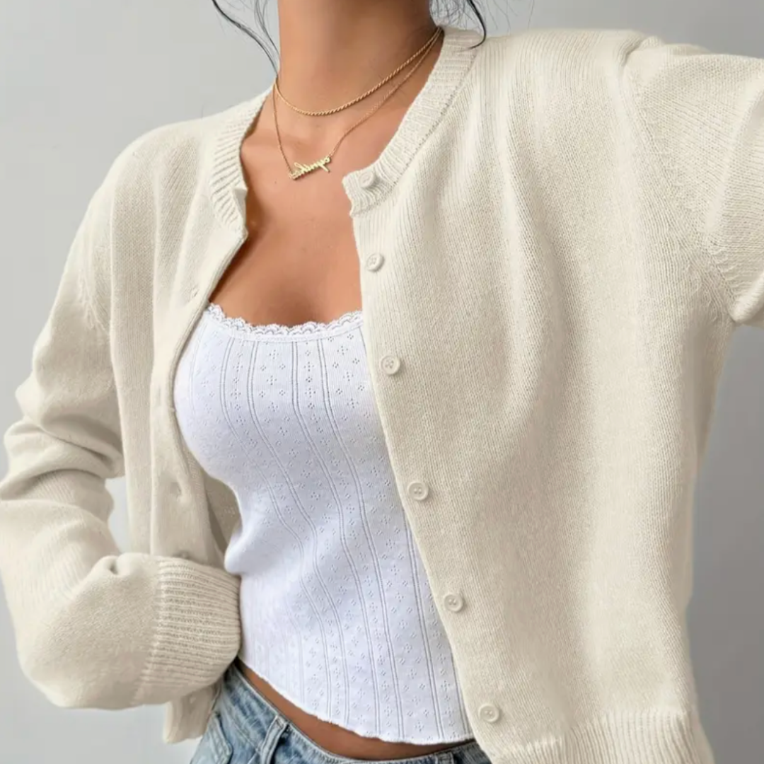Elvira | Kort strikcardigan med knapper og rund hals