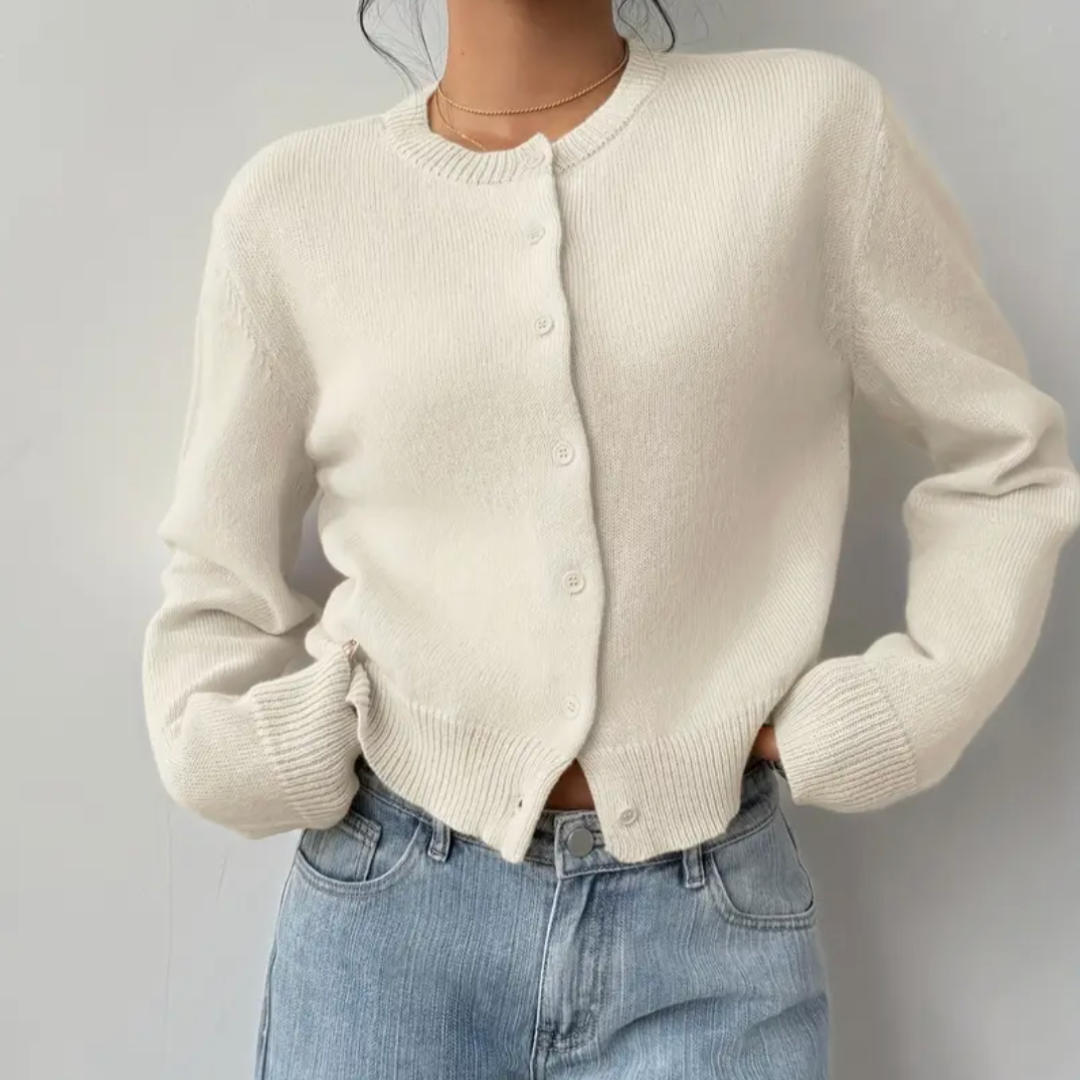 Elvira | Kort strikcardigan med knapper og rund hals
