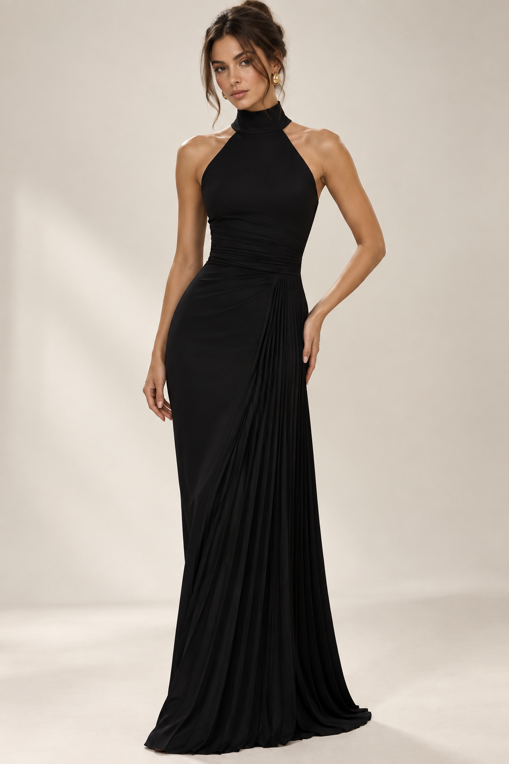 Annelise | Maxikleid mit plissiertem Design und asymmetrischem Schnitt