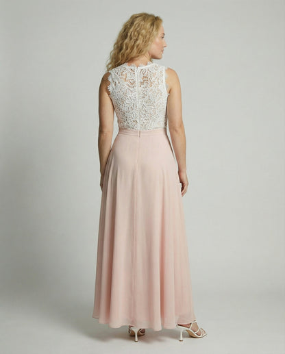 Sanna | Maxikjole med blondedetaljer og figursyet talje | Elegant