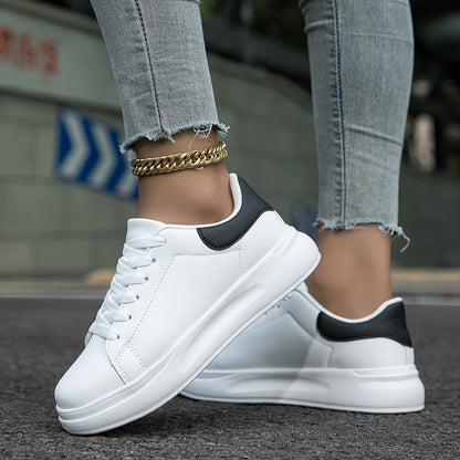 Birgitte | Dame hvide lædersneakers med rent og stilrent design