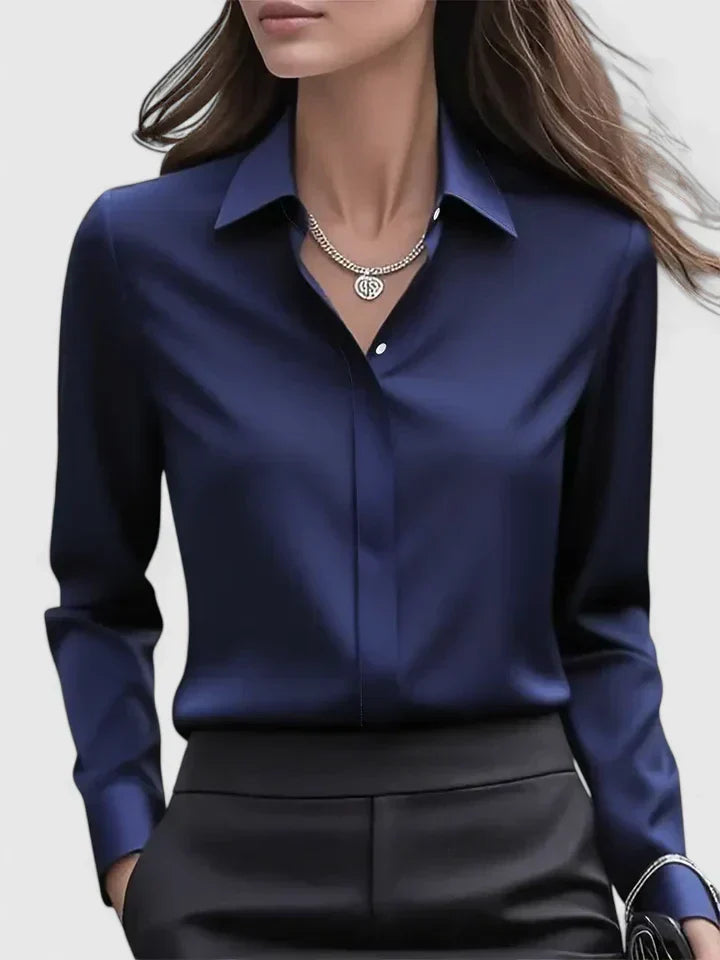 Ditte | Dame satin bluse med knaplukning og langærmet