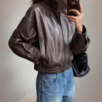 Freja | Damen-Bomberjacke aus Kunstleder mit elastischem Saum und Reißverschluss