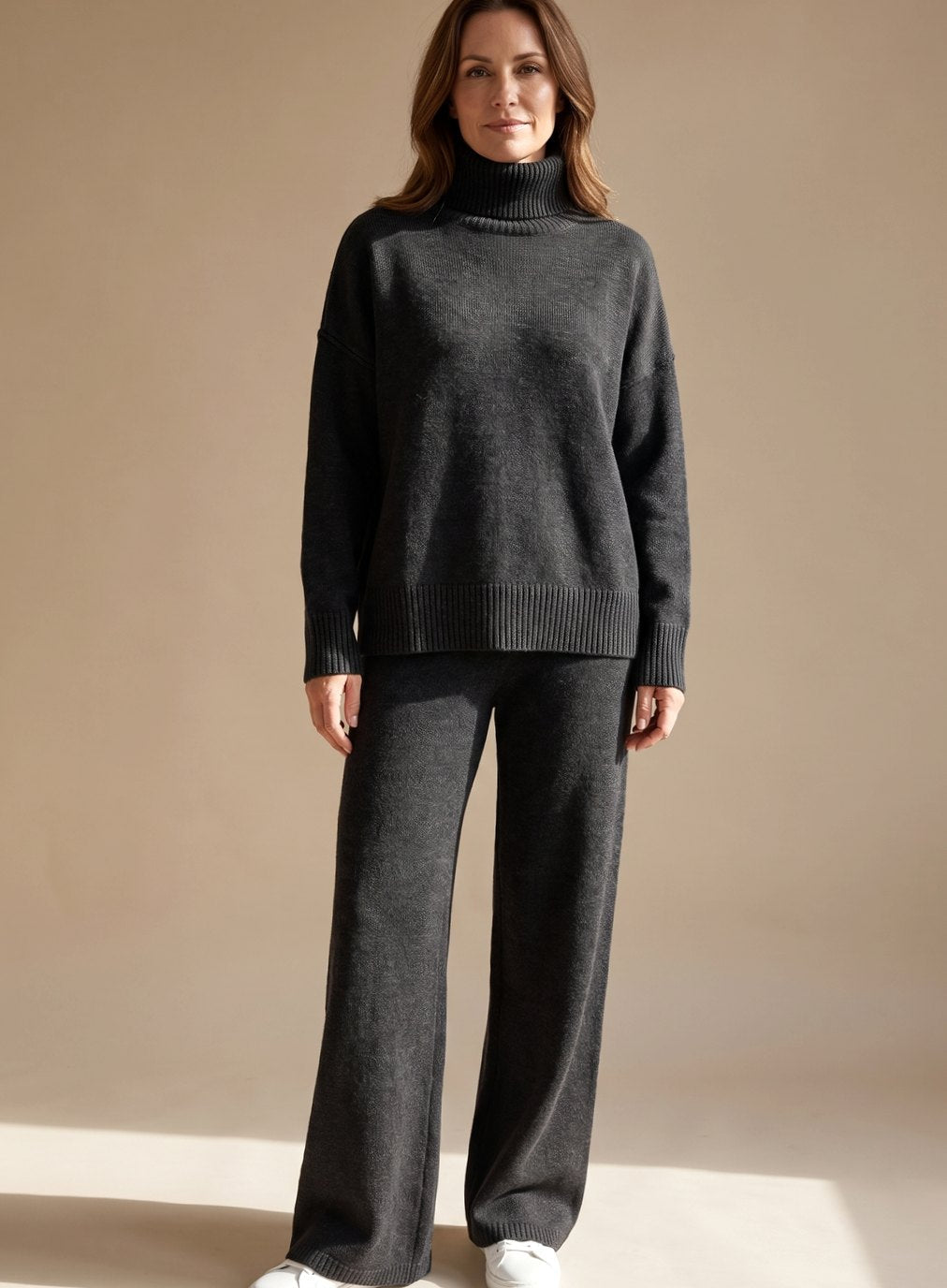 Britta | Dame oversized strikket loungesæt med rullekrave
