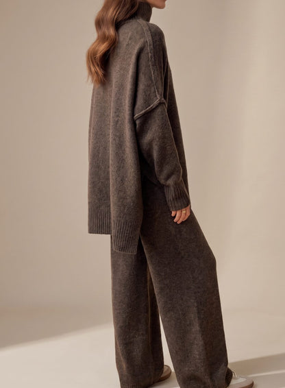 Britta | Dame oversized strikket loungesæt med rullekrave