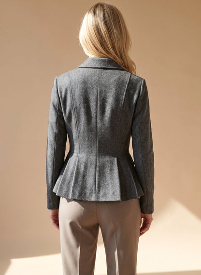 Vibeke | Dame figursyet peplum-blazer med dobbeltradet lukning