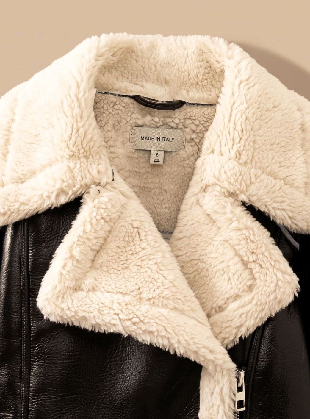 Mathilde | Exklusive Cropped-Bikerjacke für Damen aus Kunstleder mit luxuriösem Teddy-Finish