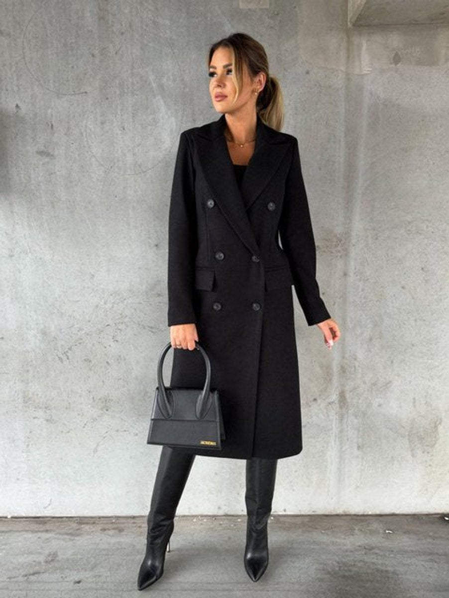 Astrid | Langer Damen-Wintermantel mit zweireihigem Design und Knöpfen