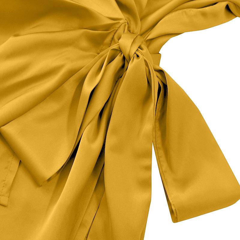 Karma | Dame slå-om bluse med off shoulder og lange ærmer | Elegant