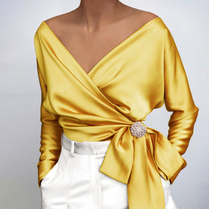 Karma | Dame slå-om bluse med off shoulder og lange ærmer | Elegant