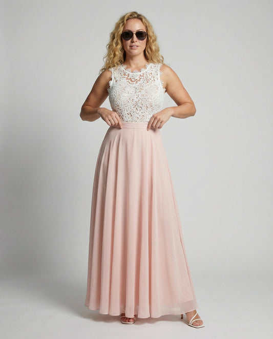 Sanna | Maxikjole med blondedetaljer og figursyet talje | Elegant