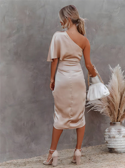 Selina | Asymmetrisk midikjole til damer med én ærme | Elegant sideslids