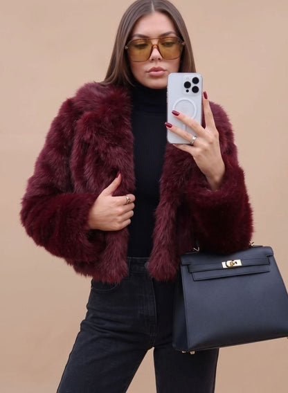 Alma | Kurze Kunstpelzjacke für Damen mit tailliertem Schnitt und weichem Teddy-Design