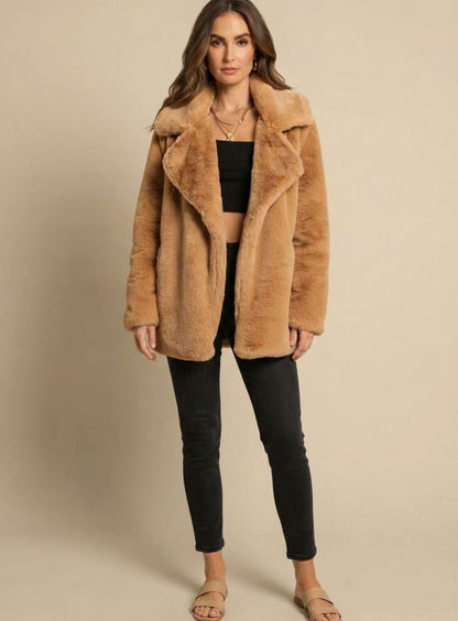 Karla | Lässiger Oversize-Kurzmantel für Damen aus Kunstfell in Teddy-Optik