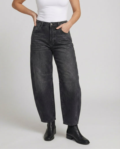 Hedda | Dame jeans med mid rise og barrel pasform samt løs silhuet