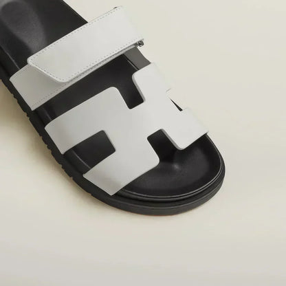 Tina | Dame flade sandaler med remme og justerbar lukning
