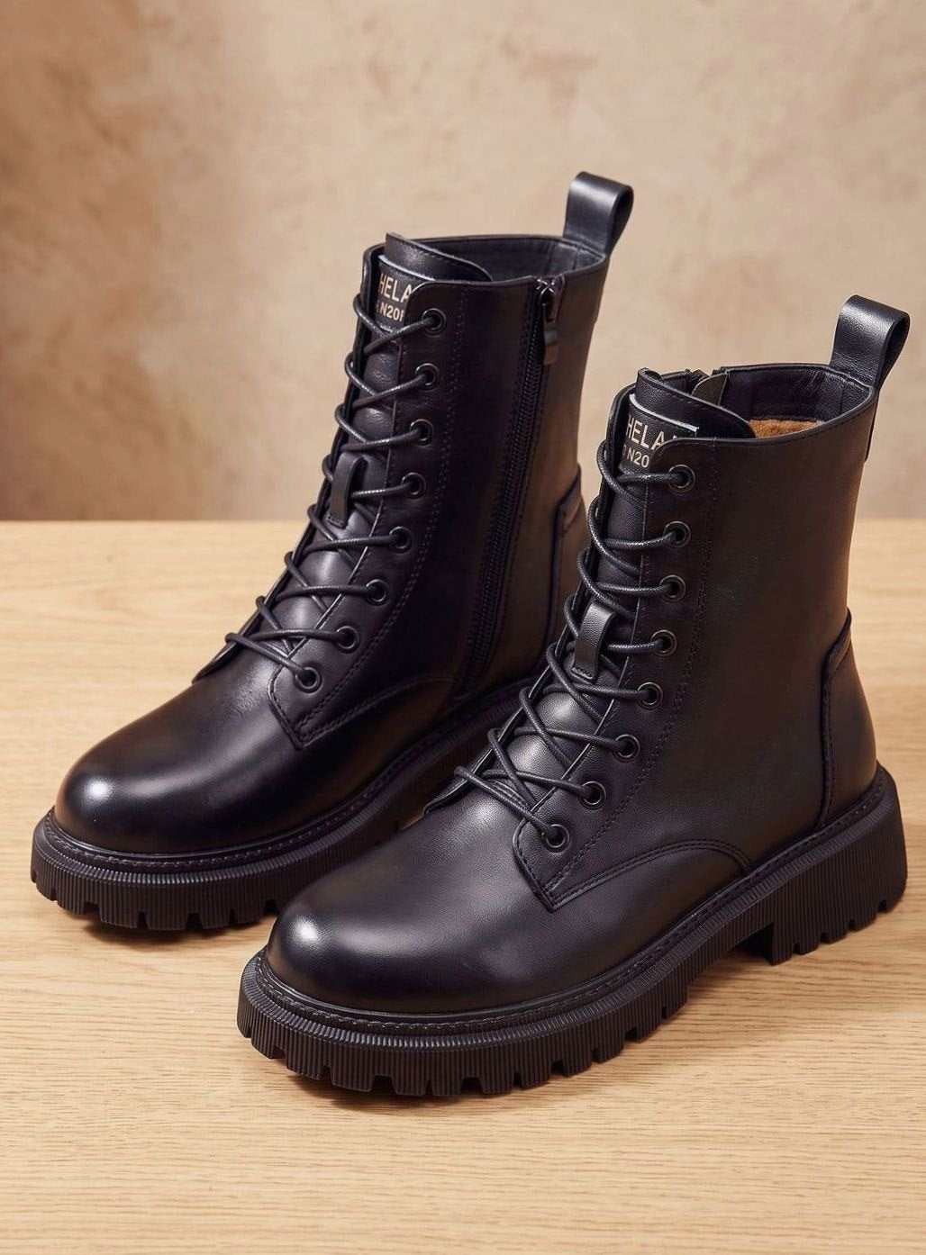 Tine | Gefütterte Schnürstiefeletten für Damen aus PU-Leder mit Reißverschluss und knöchelhohem Design