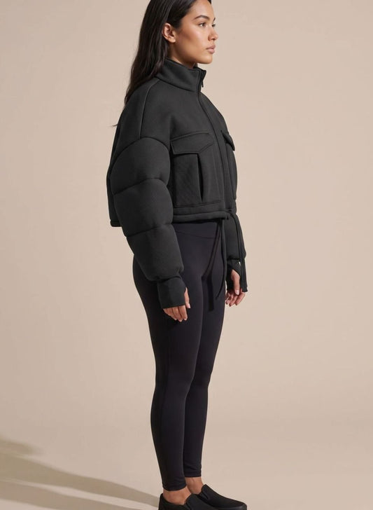 Alberte | Luxuriöse kurze Pufferjacke für Damen mit Cargotaschen